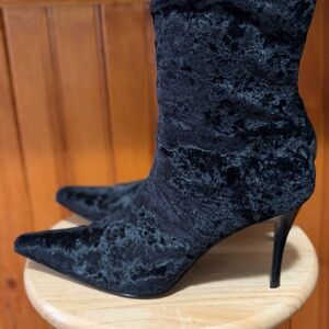 Sexy and Elegant Black Faux Velvet Women's Boots